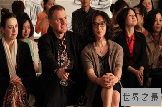 金星变性前的妻子,美国太太肯波琳