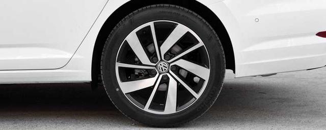 大众速腾轮胎多久换一次，速腾轮胎品牌型号尺寸-