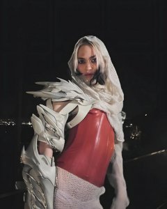 和马斯克生了三个孩子的她,官宣新男友!