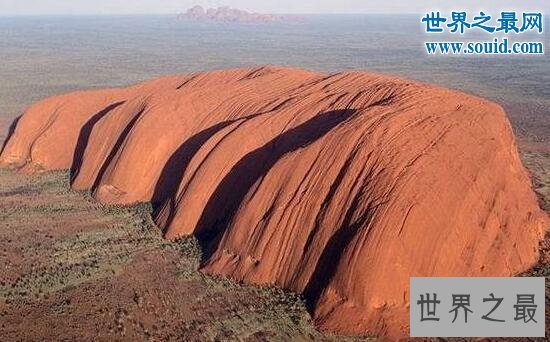 世界上最大的岩石，艾尔斯岩石(周长10公里)