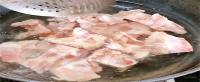 排骨烩酸菜怎么做好吃又简单窍门 排骨烩酸菜怎么做好吃又简单视频