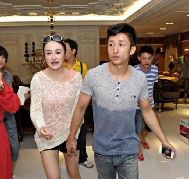 冉莹颖邹市明自曝分床睡三年了 坦言互不干扰但夫妻感情很好!