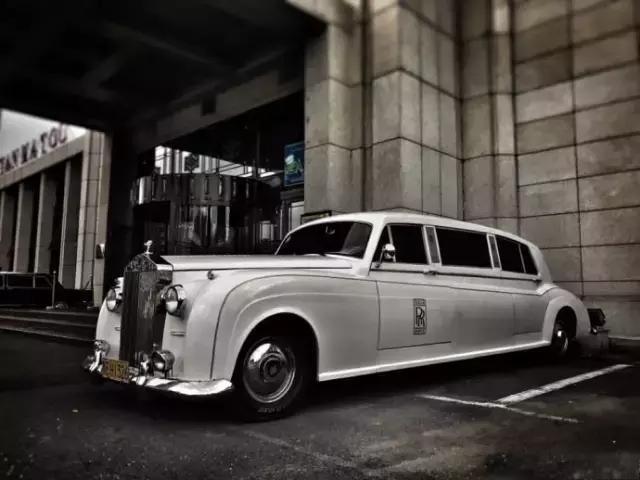 它造的劳斯莱斯可以假乱真!20多万就能买到,称霸婚庆市场-