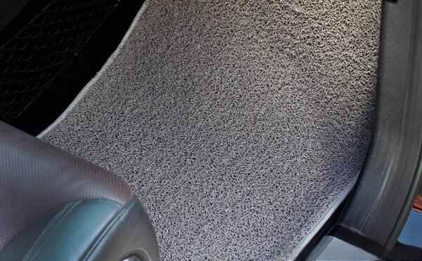 汽车改装地板有必要吗?汽车地胶地垫地毯区别-
