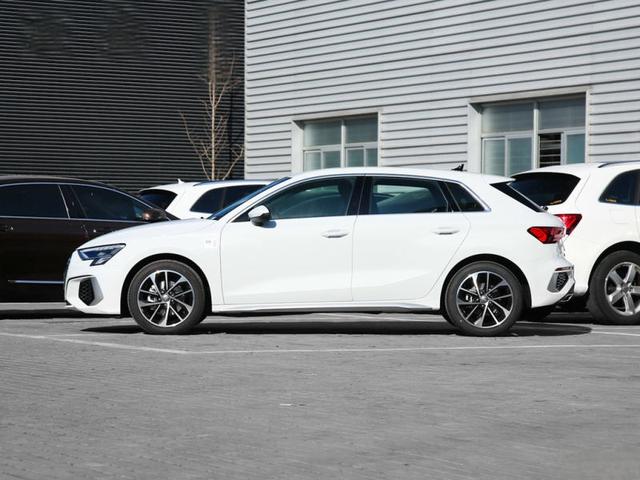 奥迪A32021款两厢落地价最低多少钱?奥迪A3官方价-