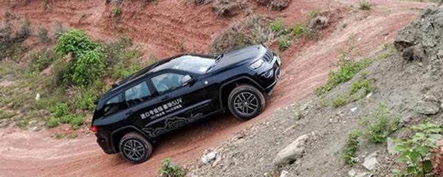 大切诺基3.0和3.6如何选?大切诺基3.0动力爬坡怎么样-