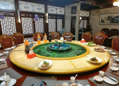 春夏秋冬酒52度 浓香型(春夏秋冬酒52度多少钱)