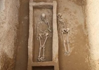 ​榆林市府谷县田家寨镇寨山遗址发现龙山时代活人殉葬墓 陪葬殉人均为女性曾遭残