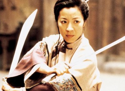 娄艺潇新片尺度大露肉镜头太多被投诉,网友怒骂很荒唐