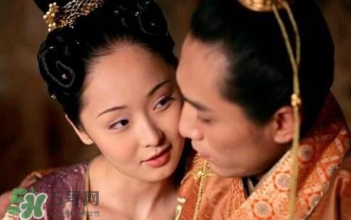 皇帝们的第一次给了谁? 皇帝们的第一次给了谁?