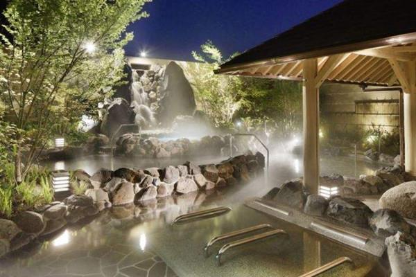 泡温泉是饭前好还是饭后好 泡温泉孕妇可以泡吗 泡温泉是饭前好还是饭后好 泡温泉孕妇可以泡吗