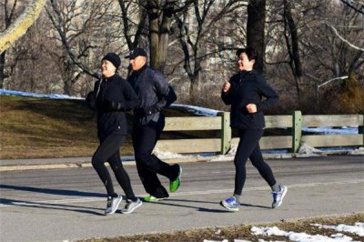 慢跑和打羽毛球哪个更减肥 慢跑和打羽毛球哪个消耗大