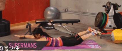 怎样矫正背沟缺失?减肥运动是关键 怎样矫正背沟缺失?减肥运动是关键