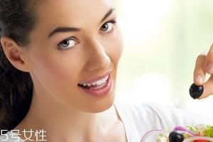 按这五个穴位越活越年轻 抗衰老的黄金穴位有哪些 按这五个穴位越活越年轻 抗衰老的黄金穴位有哪些