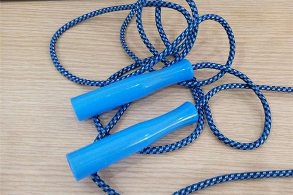 跳绳怎么选择适合自己的 跳绳怎样跳的快又省力 跳绳怎么选择适合自己的 跳绳怎样跳的快又省力