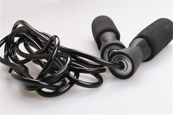 跳绳怎么选择适合自己的 跳绳怎样跳的快又省力 跳绳怎么选择适合自己的 跳绳怎样跳的快又省力