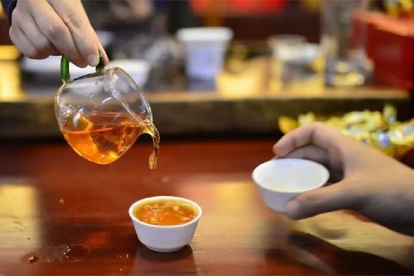 四季春是不是铁观音 四季春和铁观音有什么区别 四季春是不是铁观音 四季春和铁观音有什么区别