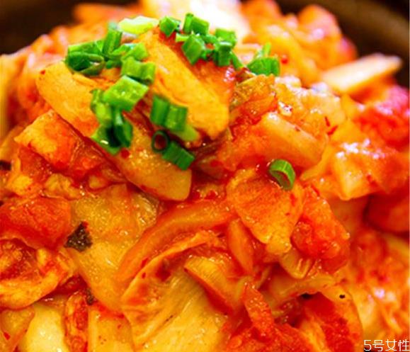 辣白菜能做成哪些菜 辣白菜有几种吃法 辣白菜能做成哪些菜 辣白菜有几种吃法