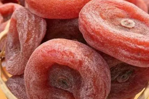 柿饼是不是发物 柿饼是直接吃还是洗洗再吃 柿饼是不是发物 柿饼是直接吃还是洗洗再吃