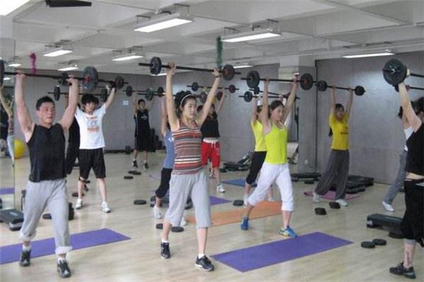 杠铃操是有氧还是无氧 有氧无氧相结合