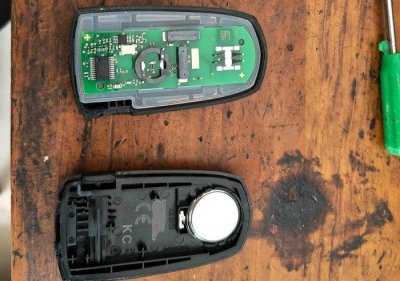 ​宝马车钥匙电池型号是多少