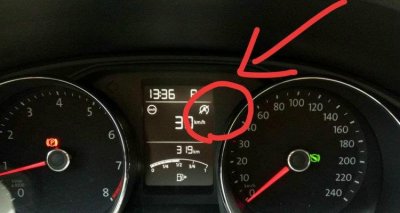 ​车上一个圆圈一个A一个斜杠什么意思