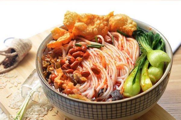 螺蛳粉是用什么粉做的呢 螺蛳粉是哪里的特产呢 螺蛳粉是用什么粉做的呢 螺蛳粉是哪里的特产呢