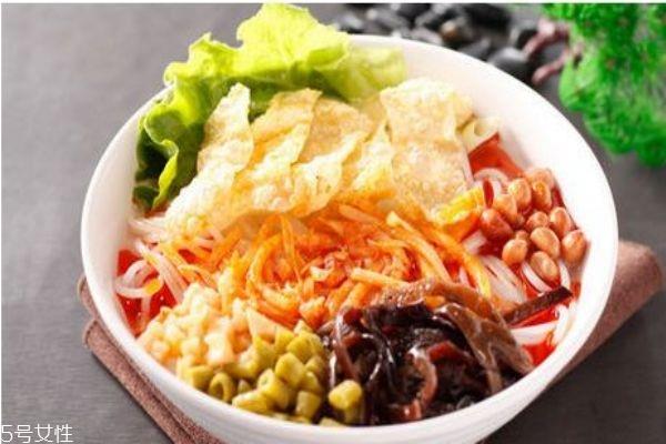 螺蛳粉是用什么粉做的呢 螺蛳粉是哪里的特产呢 螺蛳粉是用什么粉做的呢 螺蛳粉是哪里的特产呢