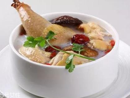 什么人不适合喝鸡汤?鸡汤虽好但这些人却无福消受 什么人不适合喝鸡汤?鸡汤虽好但这些人却无福消受