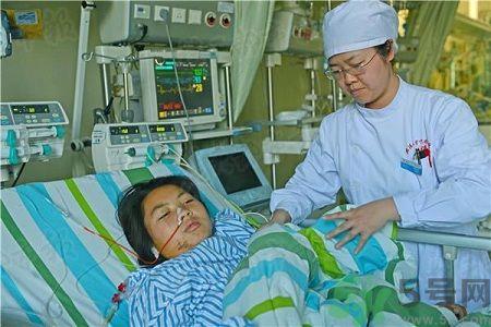 12岁女孩心脏被继父刺穿 未成年少女如何保护自己 12岁女孩心脏被继父刺穿 未成年少女如何保护自己