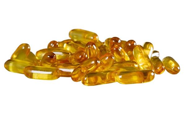 鱼油胶囊可以空腹服用吗 吃鱼油胶囊要注意什么 鱼油胶囊可以空腹服用吗 吃鱼油胶囊要注意什么