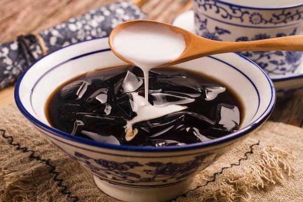 龟苓膏小孩可以吃吗 龟苓膏吃多少为宜 龟苓膏小孩可以吃吗 龟苓膏吃多少为宜