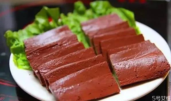 猪血和鸭血可以一起吃吗 猪血和鸭血有什么区别 猪血和鸭血可以一起吃吗 猪血和鸭血有什么区别