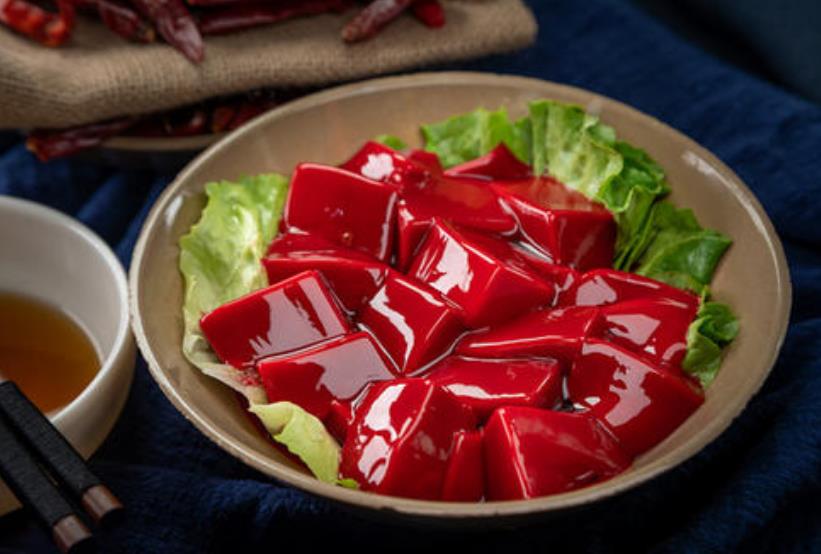 猪血和鸭血可以一起吃吗 猪血和鸭血有什么区别 猪血和鸭血可以一起吃吗 猪血和鸭血有什么区别