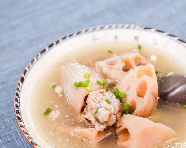 莲藕排骨汤怎么做好喝 莲藕排骨汤用什么藕 莲藕排骨汤怎么做好喝 莲藕排骨汤用什么藕