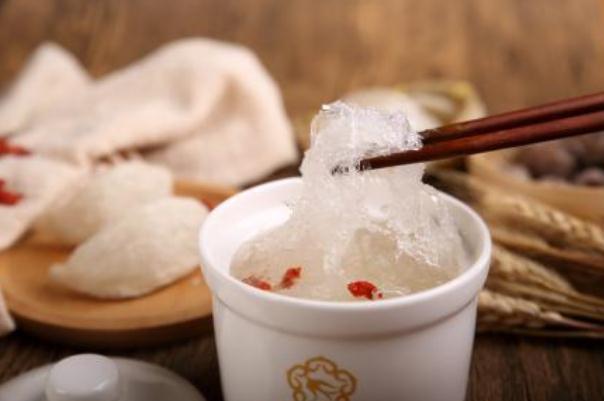 燕窝要空腹吃吗 燕窝空腹吃还是饭后吃比较好 燕窝要空腹吃吗 燕窝空腹吃还是饭后吃比较好