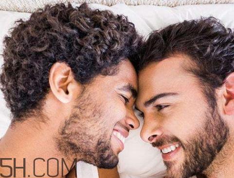 说男的弯了什么意思 男生弯了是什么意思 说男的弯了什么意思 男生弯了是什么意思