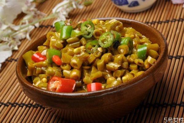 酸豆角是怎么做的呢 酸豆角有什么营养价值呢