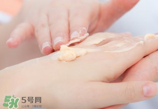 手冻裂开了是什么原因引起的?手冻裂开了是怎么回事?