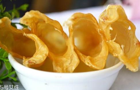 黄花胶是什么鱼的胶 黄鱼肚子中的鱼鳔 黄花胶是什么鱼的胶 黄鱼肚子中的鱼鳔