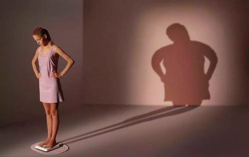 经常站着腿会粗吗 站立时怎么避免腿粗呢 经常站着腿会粗吗 站立时怎么避免腿粗呢