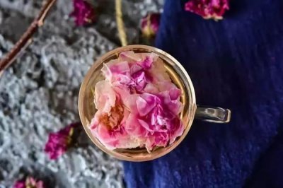 玫瑰花茶能和枸杞一起喝吗 玫瑰花茶能和西洋参一起泡水喝吗