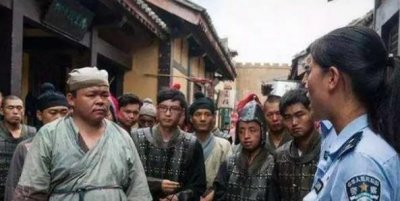 ​跑龙套和群演有什么区别（明星都是跑龙套出来的吗）