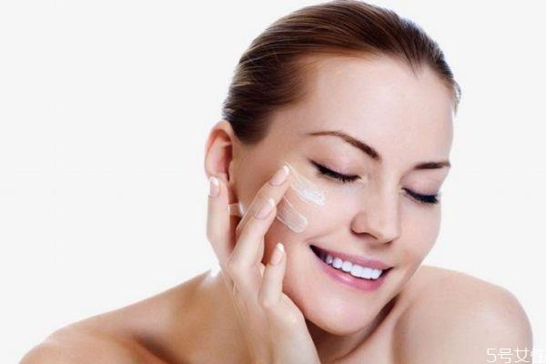 脸上两颊长痘痘是什么原因 脸两侧长痘痘的原因 脸上两颊长痘痘是什么原因 脸两侧长痘痘的原因