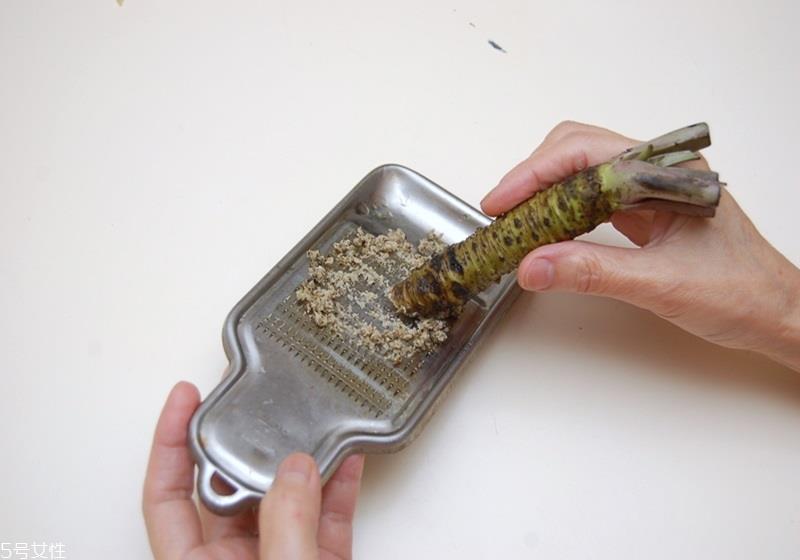 山葵和芥末的区别 山葵粉怎么磨 山葵和芥末的区别 山葵粉怎么磨