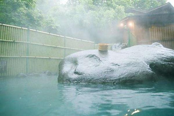 泡温泉要泡多久 泡温泉能化妆吗 泡温泉要泡多久 泡温泉能化妆吗