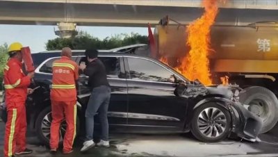 撞车了车门打不开?今天我想再骂骂隐藏式门把手。