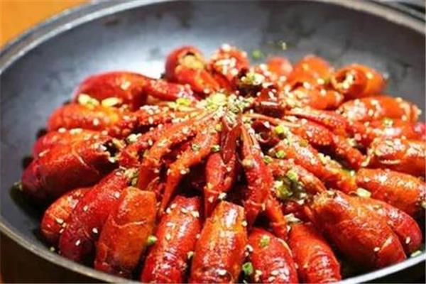 小龙虾用啤酒煮孕妇可以吃吗 小龙虾为什么用啤酒煮