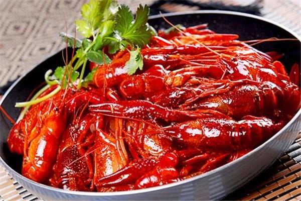 小龙虾用啤酒煮孕妇可以吃吗 小龙虾为什么用啤酒煮