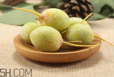 ​白果没熟吃了会怎么样？白果熟了是什么样子的